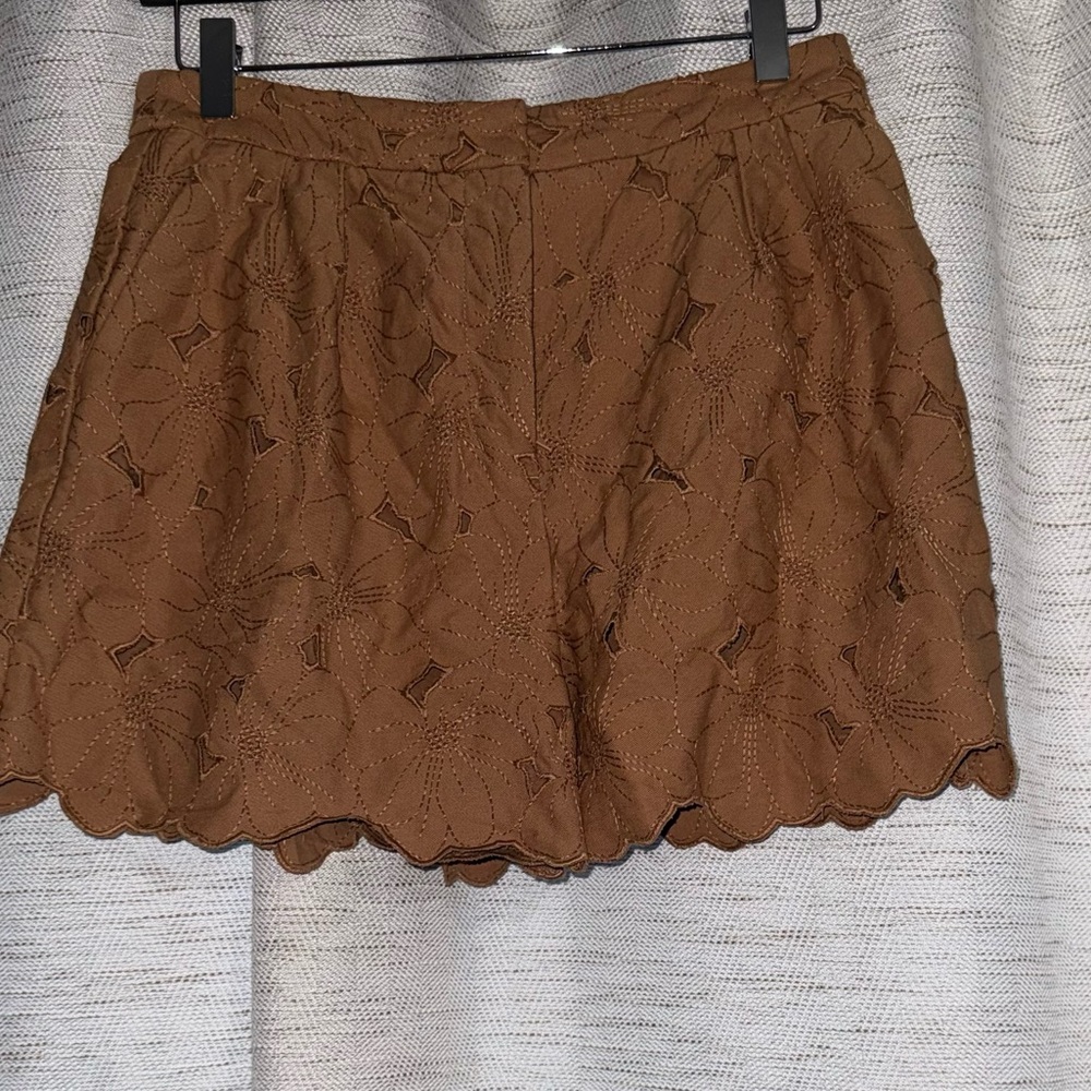 High-Waisted Floral Peek-a-Boo shorts